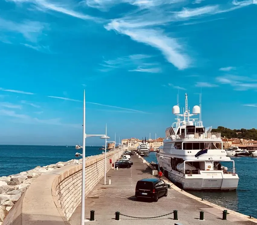 chauffeur privé yacht st tropez