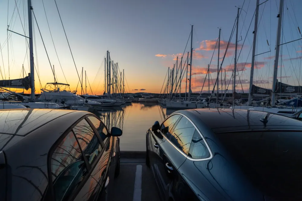 Mise à disposition de véhicule pour yacht privé près de Cogolin
